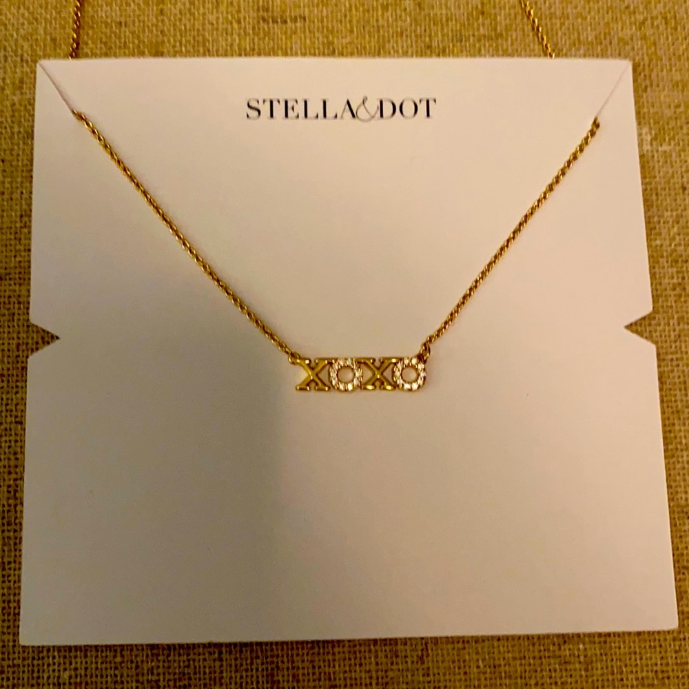 Stella and Dot XOXO necklace